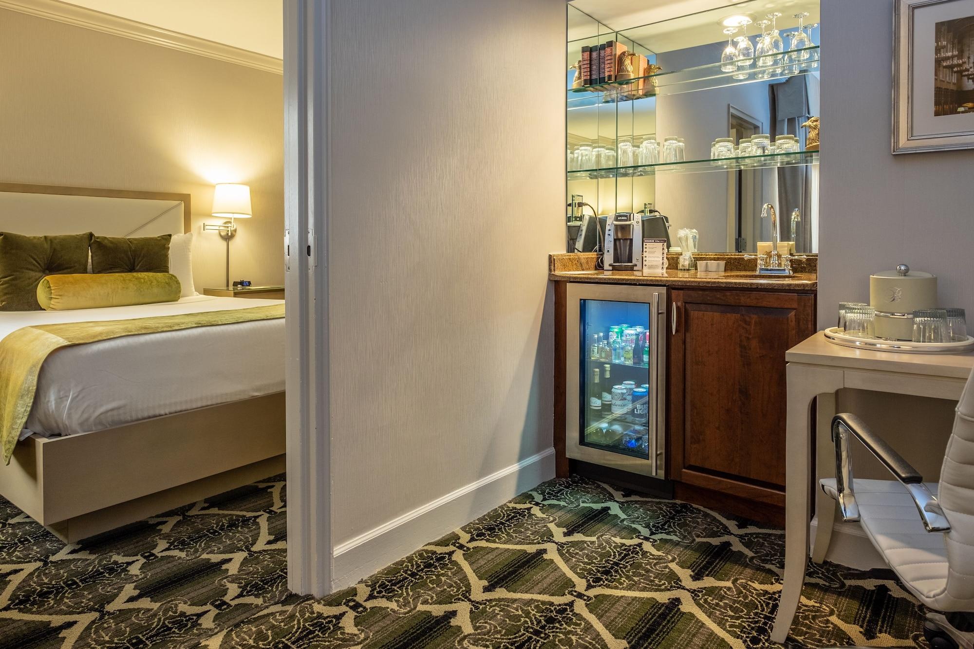 Bell Tower Hotel Ann Arbor Bagian luar foto