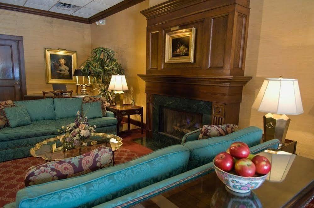 Bell Tower Hotel Ann Arbor Bagian luar foto
