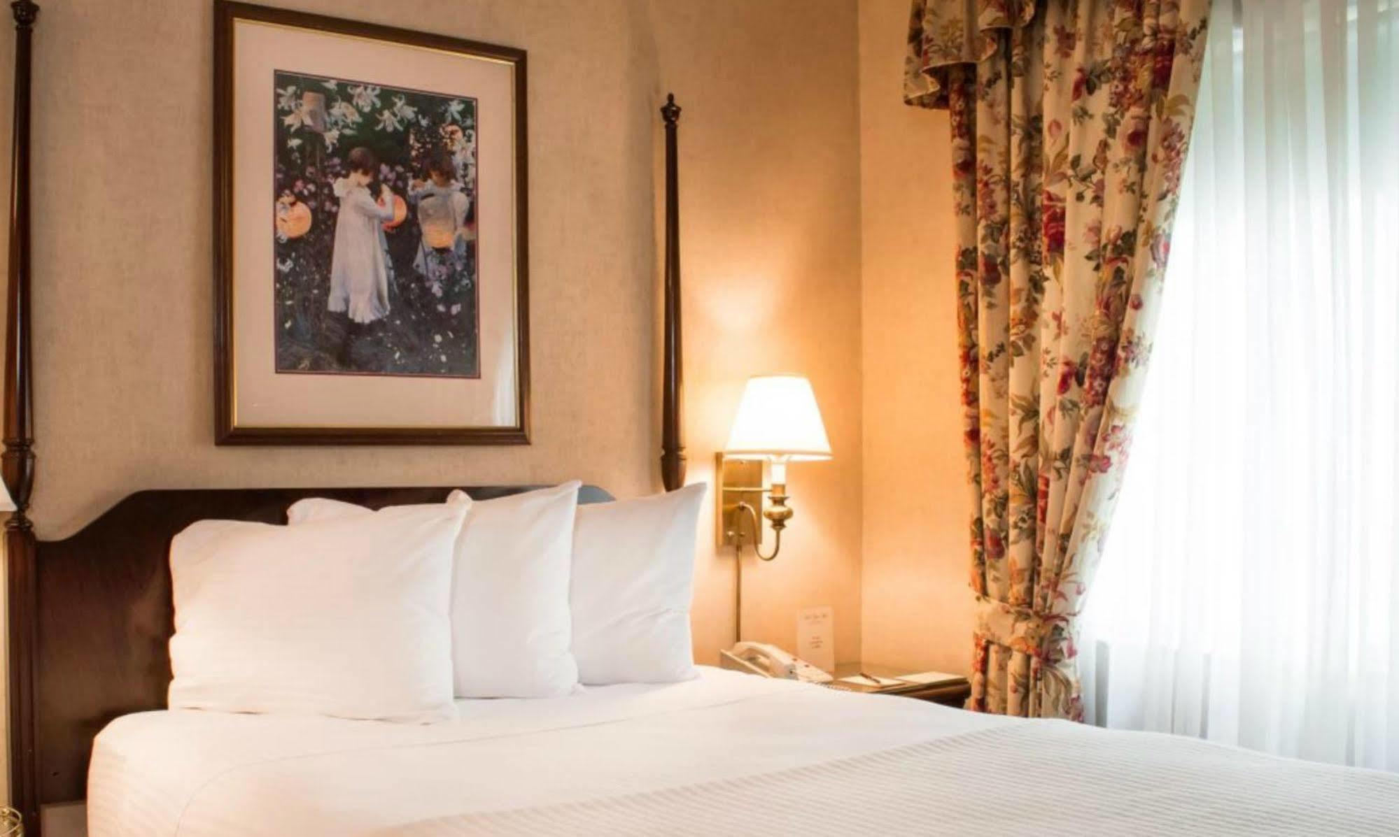 Bell Tower Hotel Ann Arbor Bagian luar foto